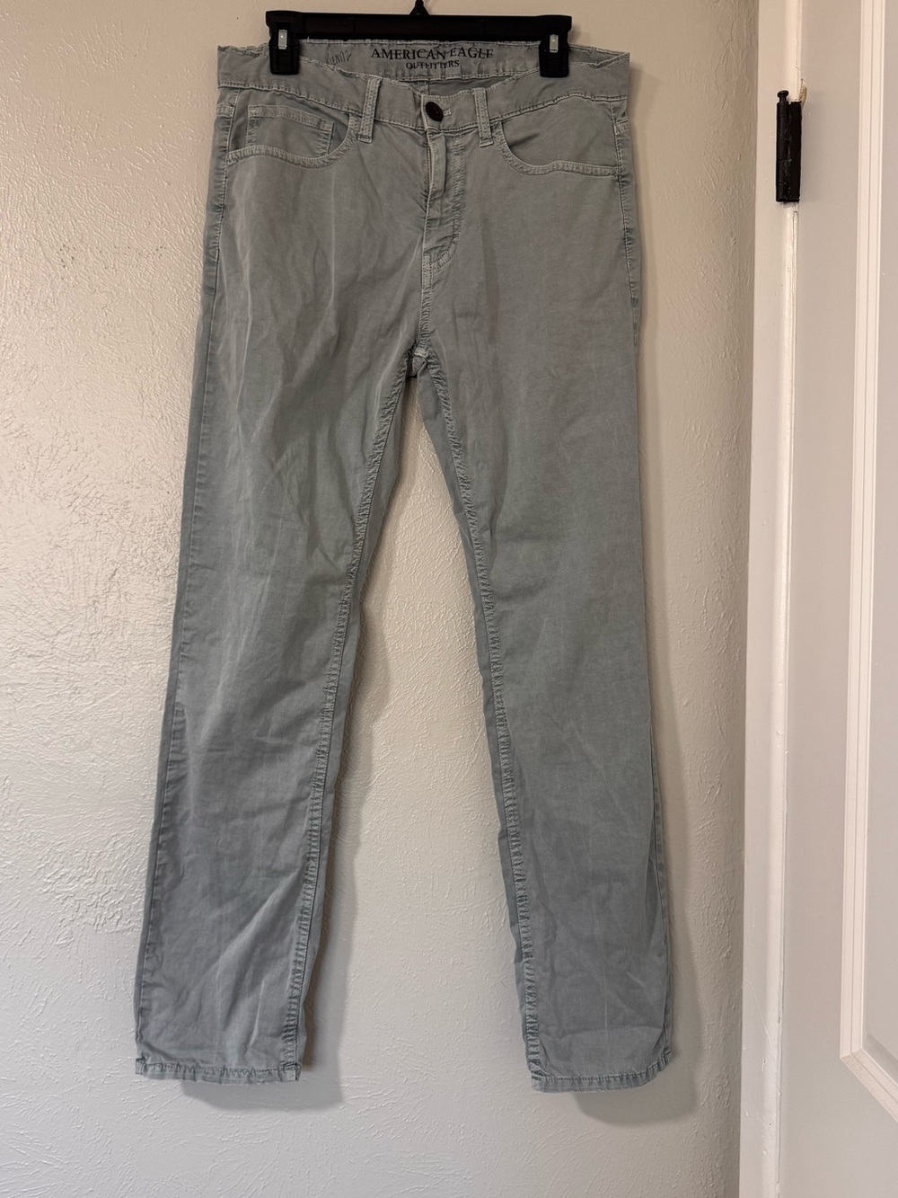 American Eagle Light Sage Green Straight-Leg Jeans Size 32